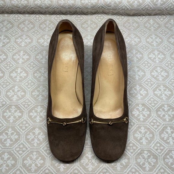 Authentic Vintage Gucci Suede Heels - Picture 3 of 10
